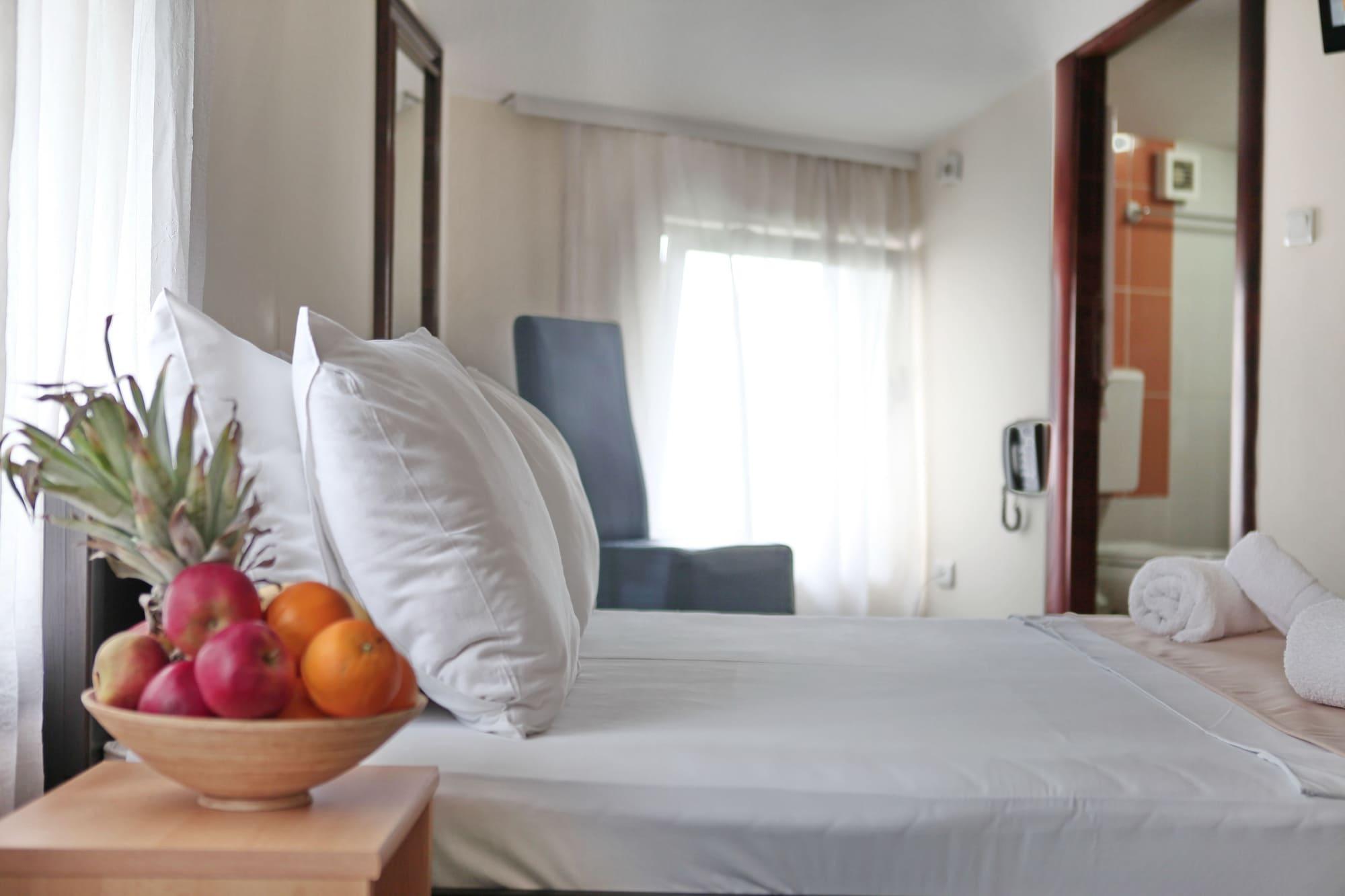 Hotel Happy Star Club Belgrado Esterno foto