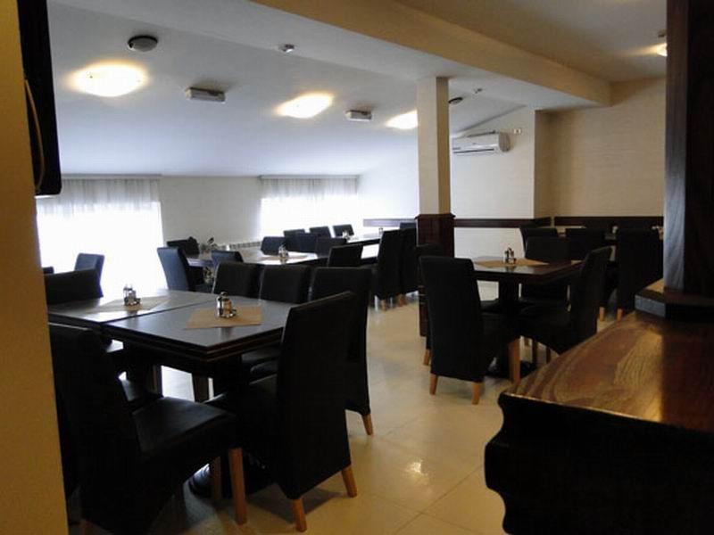 Hotel Happy Star Club Belgrado Ristorante foto