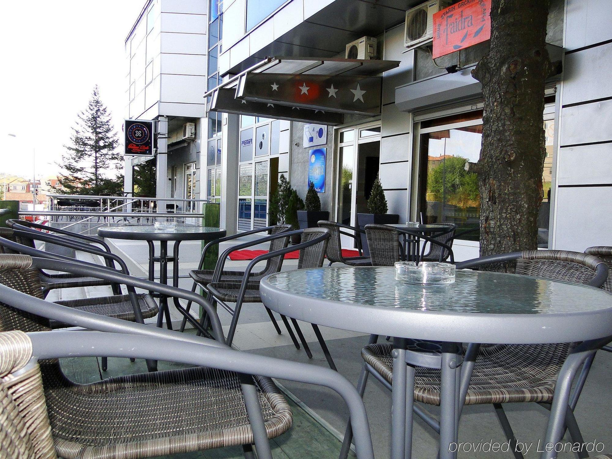 Hotel Happy Star Club Belgrado Esterno foto