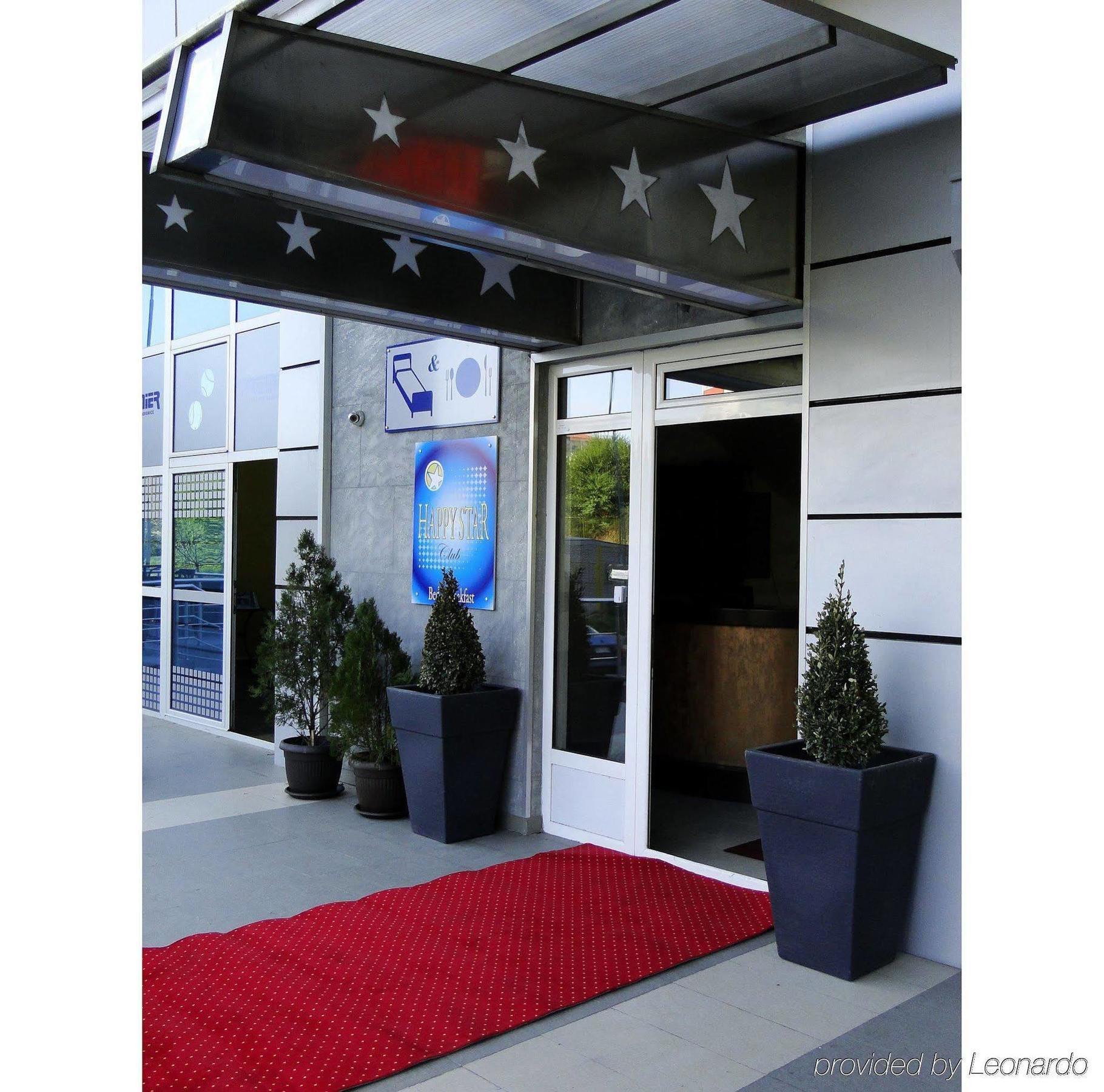 Hotel Happy Star Club Belgrado Esterno foto